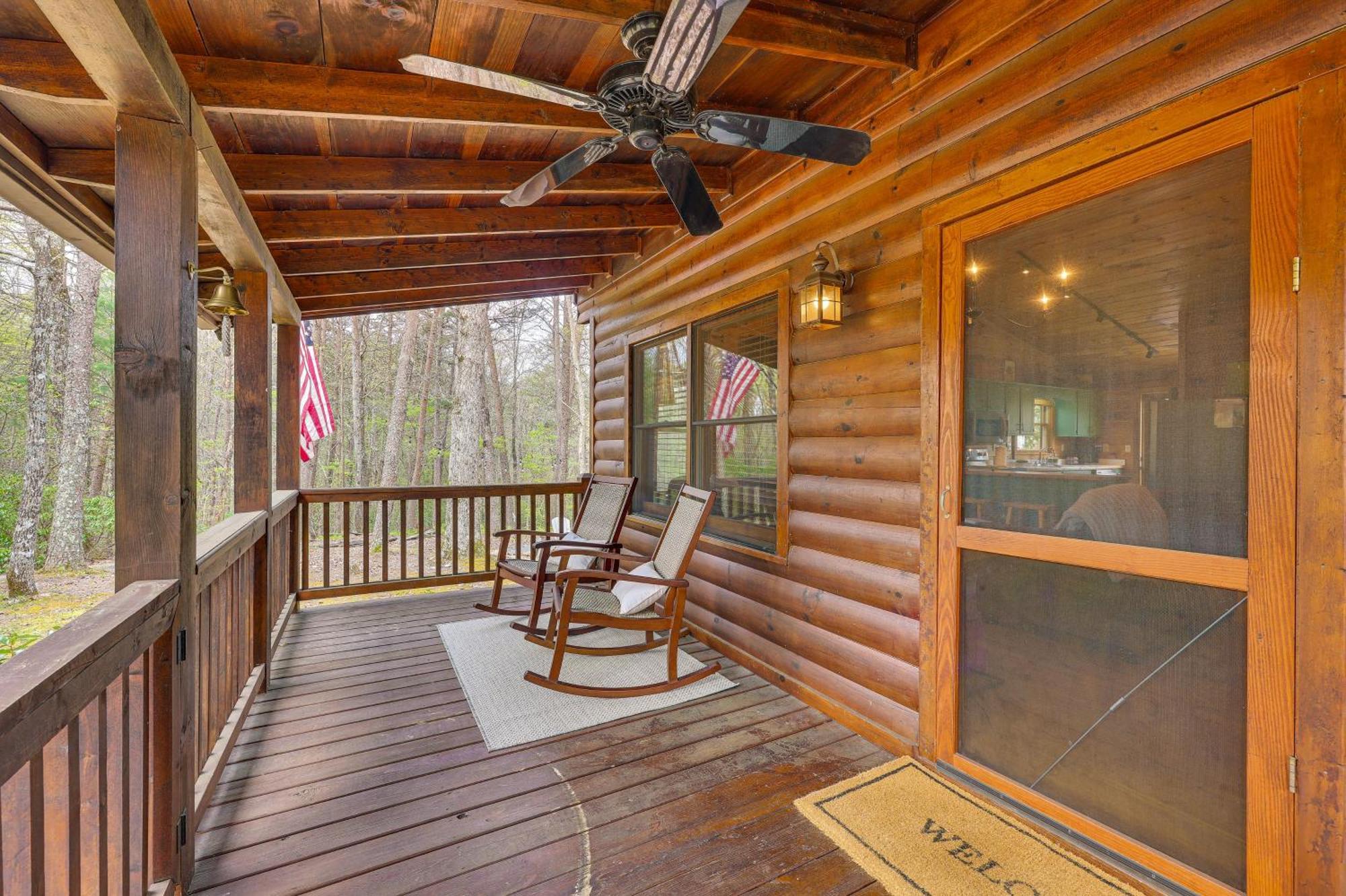 Cozy Cabin In Private Location With Hot Tub And Grill! Blue Ridge Bagian luar foto