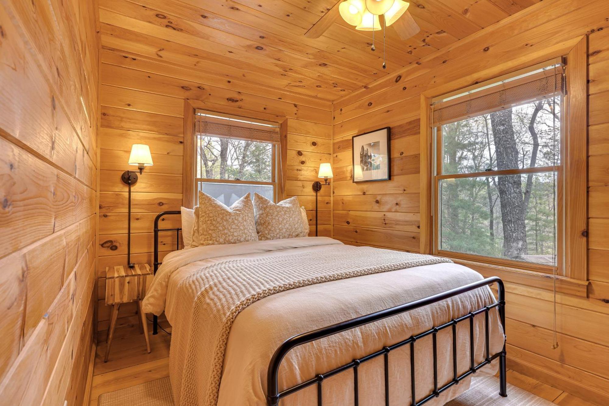 Cozy Cabin In Private Location With Hot Tub And Grill! Blue Ridge Bagian luar foto
