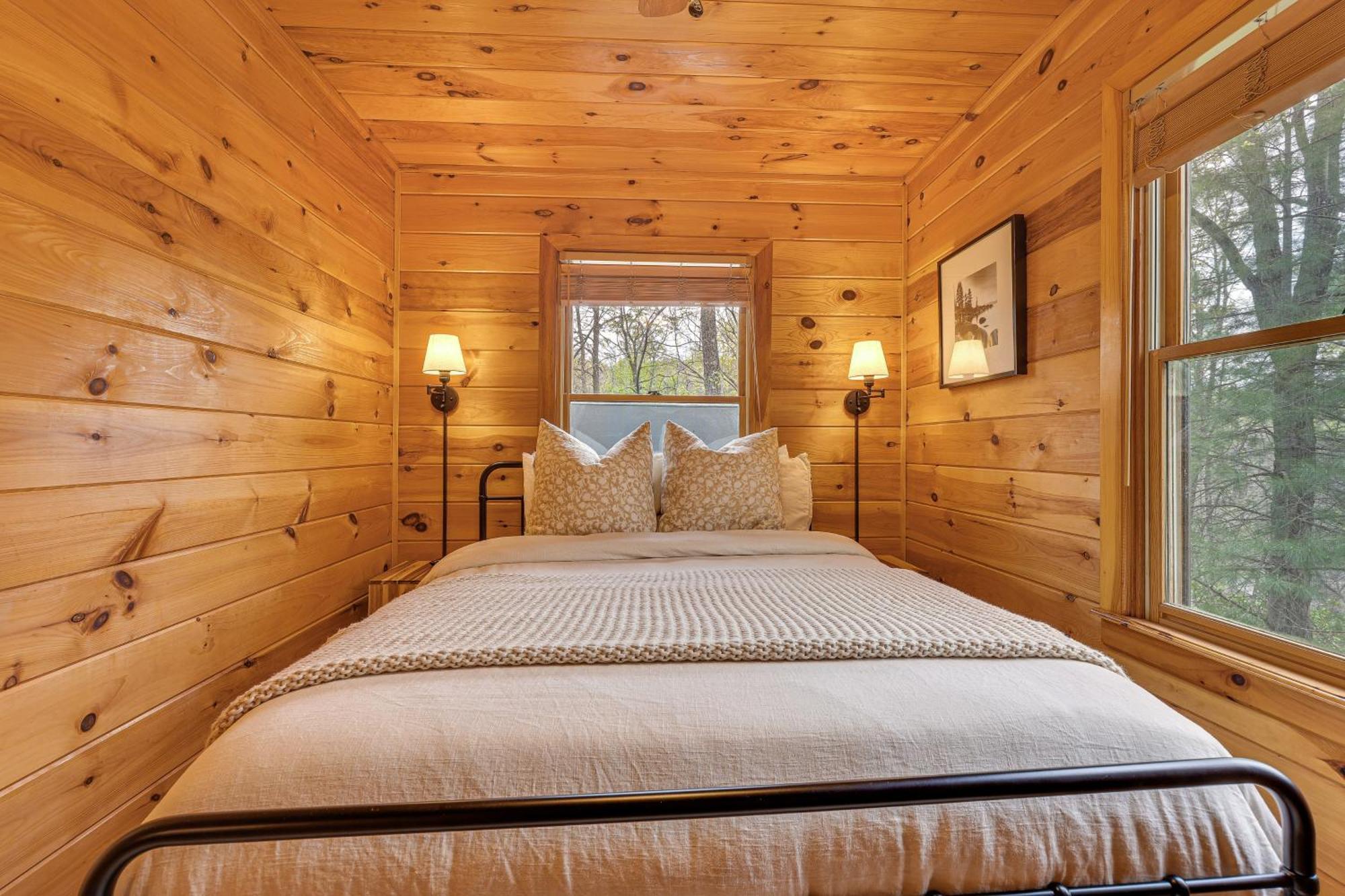 Cozy Cabin In Private Location With Hot Tub And Grill! Blue Ridge Bagian luar foto