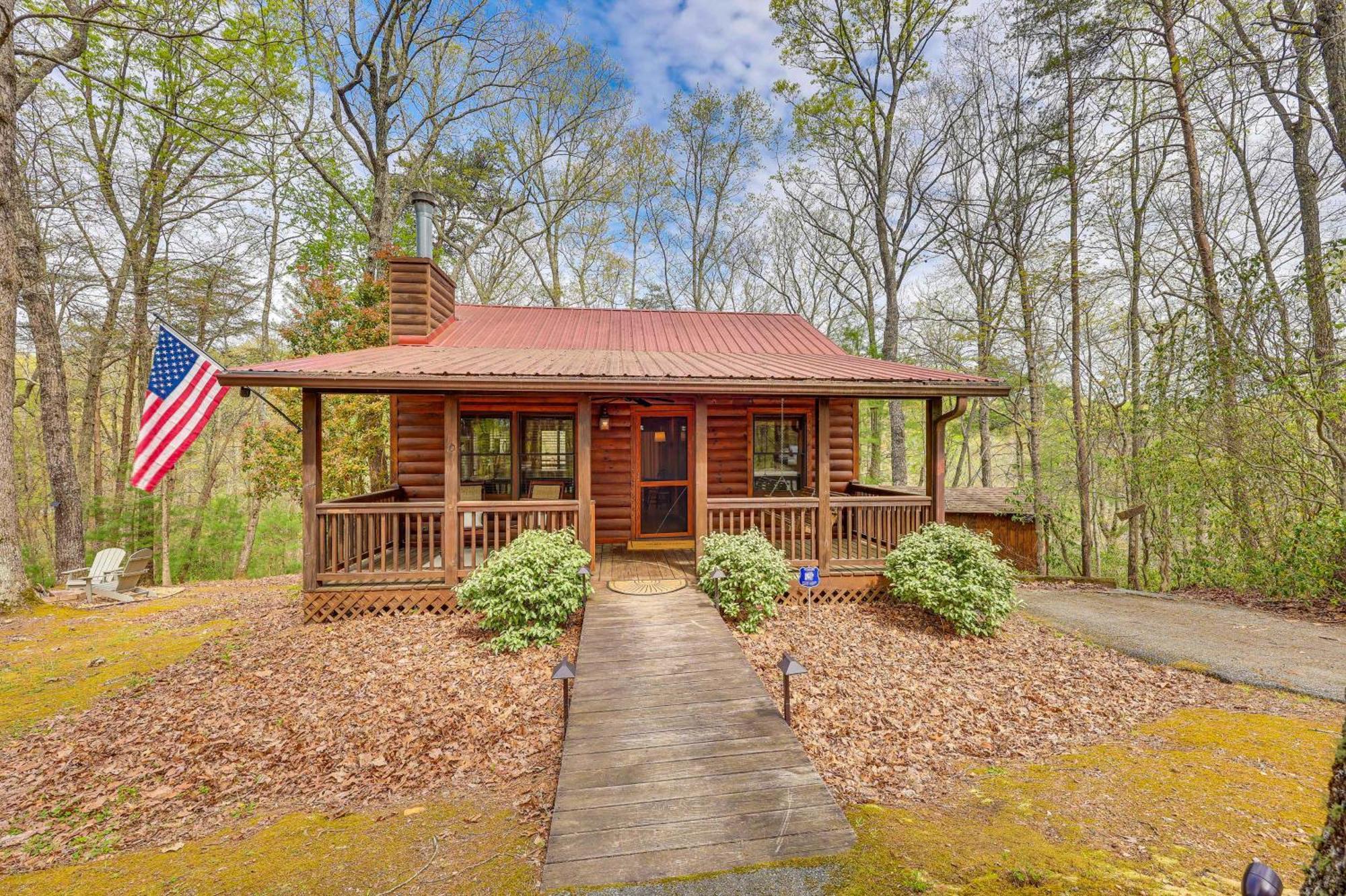 Cozy Cabin In Private Location With Hot Tub And Grill! Blue Ridge Bagian luar foto